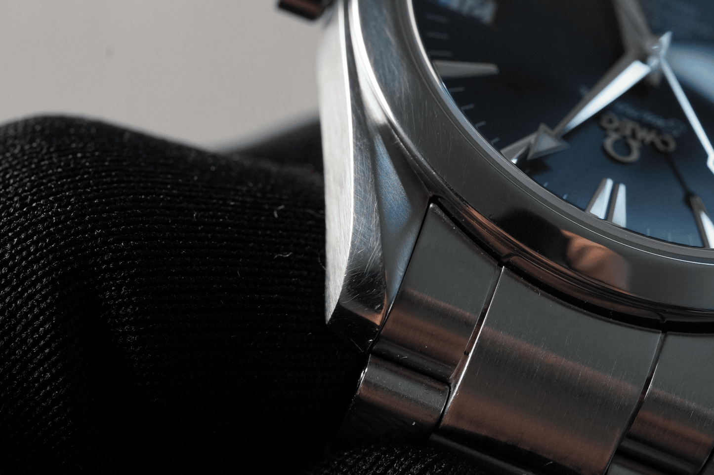 Omega Aqua Terra Mid-size 2504.80